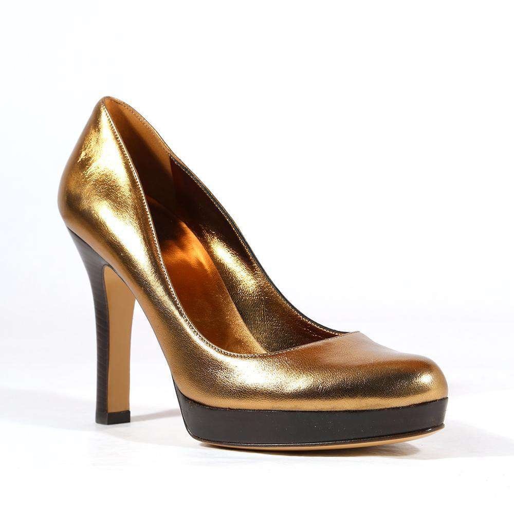 GUCCI Metallic Leather Platform Pumps in Gold, size 6.5